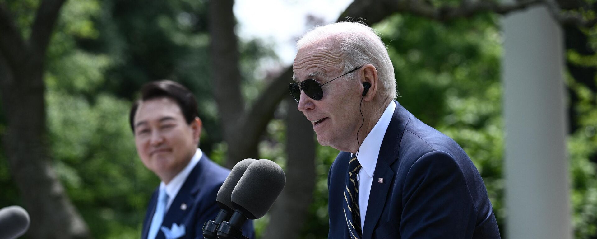 Президент США Джо Байден и президент Южной Кореи Юн Сок Ель принимают участие в пресс-конференции в Розовом саду Белого дома в Вашингтоне, США - اسپوتنیک افغانستان  , 1920, 29.04.2023