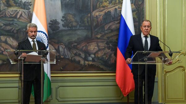 Министр иностранных дел Индии Субраманьям Джайшанкар и министр иностранных дел РФ Сергей Лавров на встрече в Москве - اسپوتنیک افغانستان  
