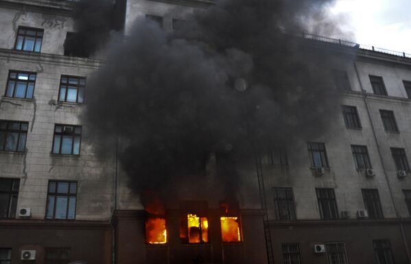 آتش سوزی در خانه اتحادیه های کارگری در اودسا. - اسپوتنیک افغانستان  