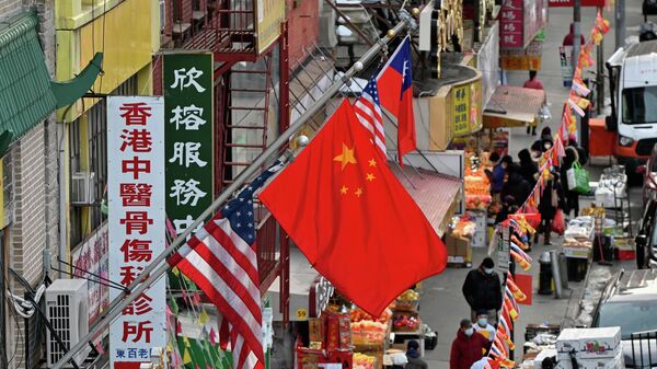 Китайский и американский флаг в китайском квартале Нью-Йорка - اسپوتنیک افغانستان  