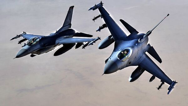 Истребители ВВС США F-16 над территорией Ирака - اسپوتنیک افغانستان  