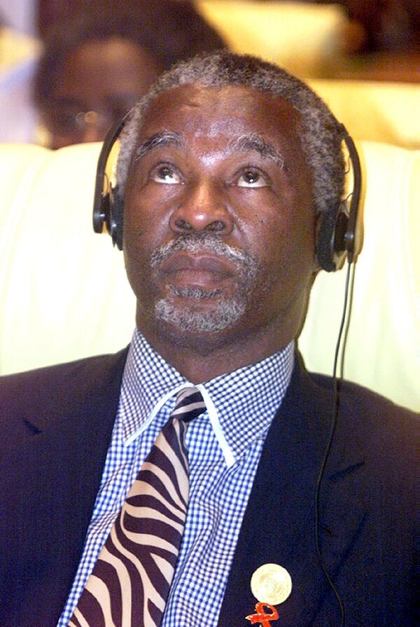 رئیس جمهور افریقای جنوبی تابو امبکی در افتتاحیه نشست فوق العاده سازمان اتحاد افریقا در اواخر 8 سپتمبر 1999 در شهر سرت در جنوب شرقی طرابلس شرکت می کند. - اسپوتنیک افغانستان  