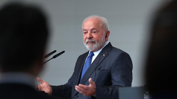 Президент Бразилии Луис Инасиу Лула да Силва на пресс-конференции в Мадриде, Испания - اسپوتنیک افغانستان  