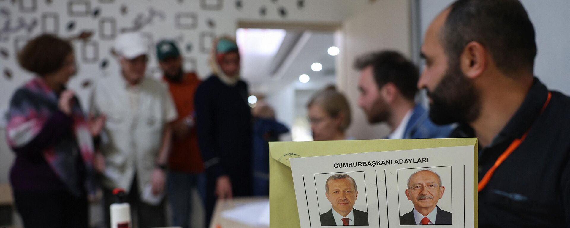 Бюллетени на одном из избирательных участков в Анкаре во время второго тура президентских выборов в Турции - اسپوتنیک افغانستان  , 1920, 28.05.2023