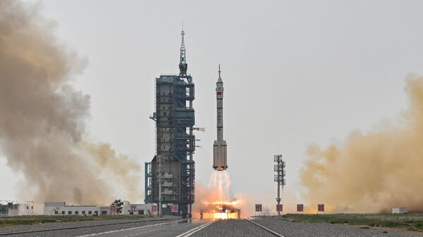 Запуск корабля Шэньчжоу-16 к Китайской орбитальной станции - اسپوتنیک افغانستان  