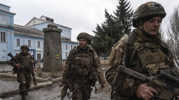Украинские военнослужащие в городе Часов Яр под Артемовском.Архивное фото - اسپوتنیک افغانستان  