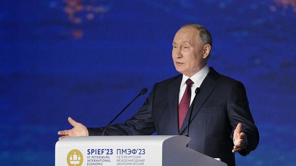 Президент РФ Владимир Путин на пленарном заседании Петербургского международного экономического форума (16 июня 2023). Санкт-Петербург - اسپوتنیک افغانستان  