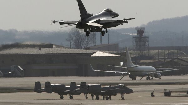 Американский истребитель F-16 на авиабазе США Осан в Южной Корее - اسپوتنیک افغانستان  