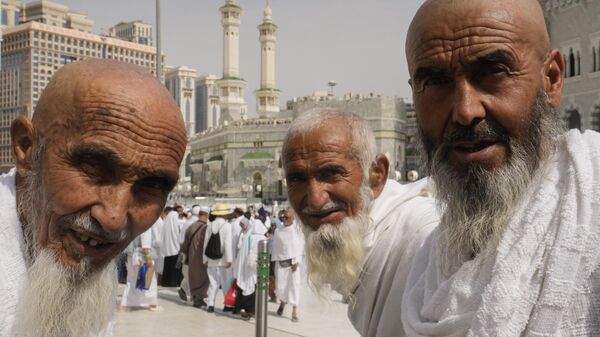 Афганские паломники возле Большой мечети в Мекке - اسپوتنیک افغانستان  