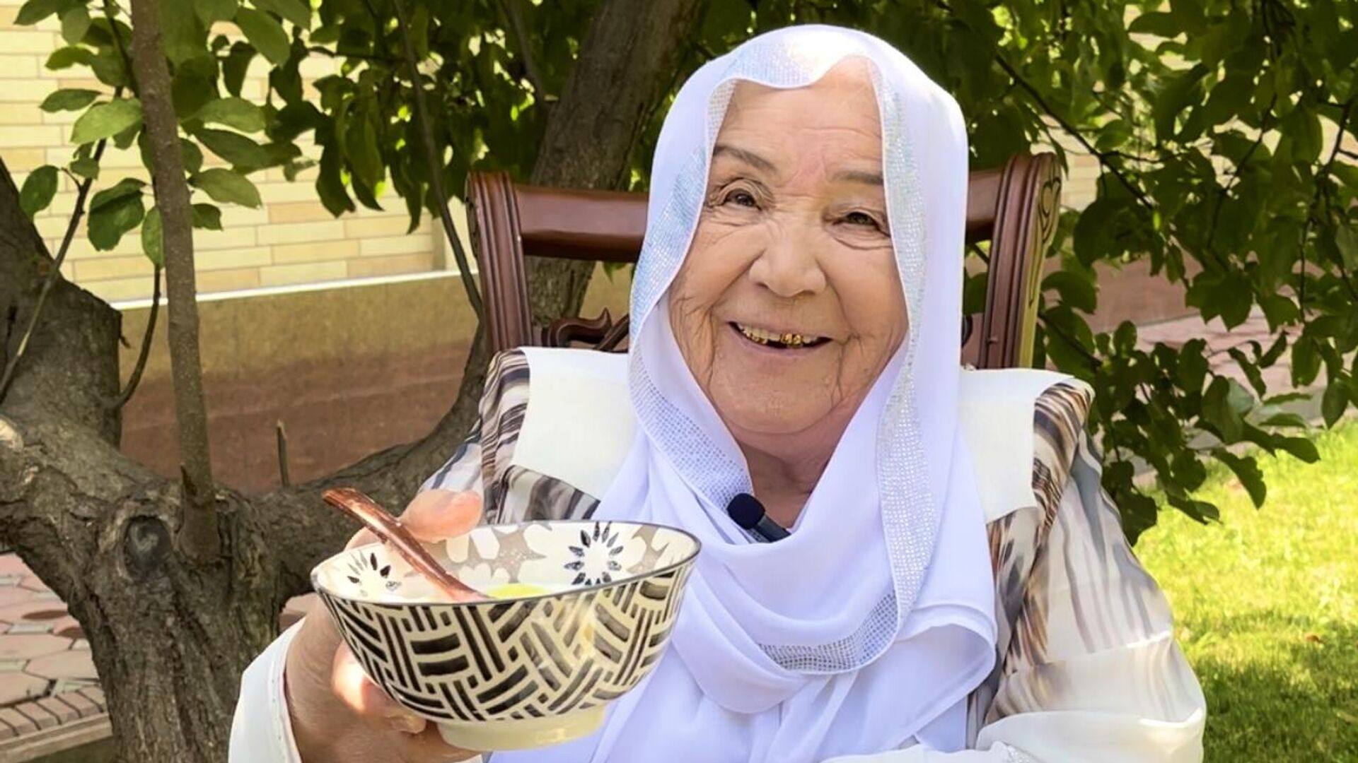 Бабушка Зухра - известный блогер - اسپوتنیک افغانستان  , 1920, 05.07.2023