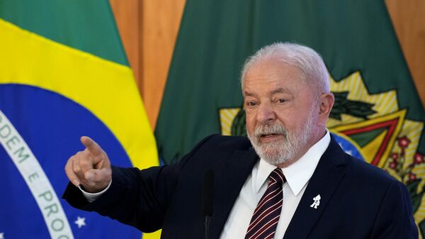 Президент Бразилии Луис Инасиу Лула да Силва выступает во время министерской встречи в Бразилиа, Бразилия - اسپوتنیک افغانستان  
