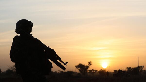 Военный в Ниамее, Нигер. Архивное фото - اسپوتنیک افغانستان  