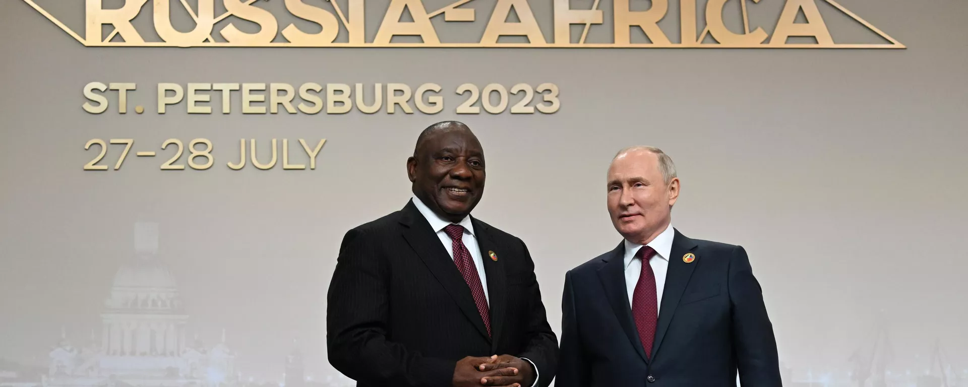 Президент РФ Владимир Путин и президент ЮАР Сирил Рамафоза на церемонии официальной встречи глав делегаций - участников II Cаммита Россия - Африка в Санкт-Петербурге - اسپوتنیک افغانستان  , 1920, 08.08.2023