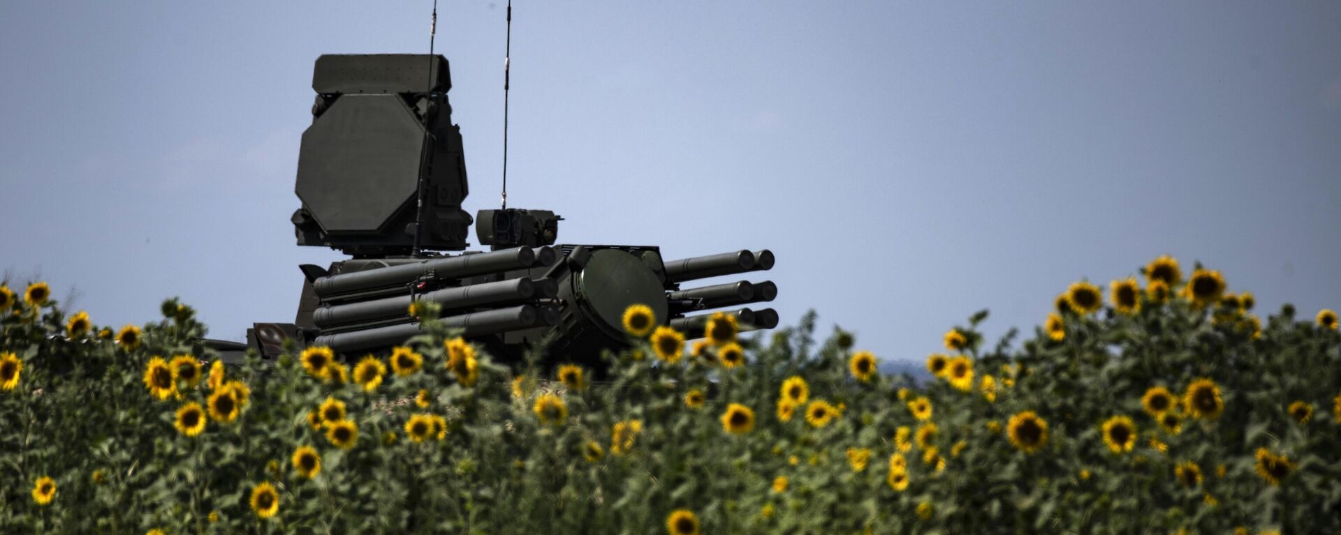 Зенитный ракетно-пушечный комплекс (ЗРПК) Панцирь-С1 на полевом аэродроме в зоне проведения специальной военной операции - اسپوتنیک افغانستان  , 1920, 19.08.2023