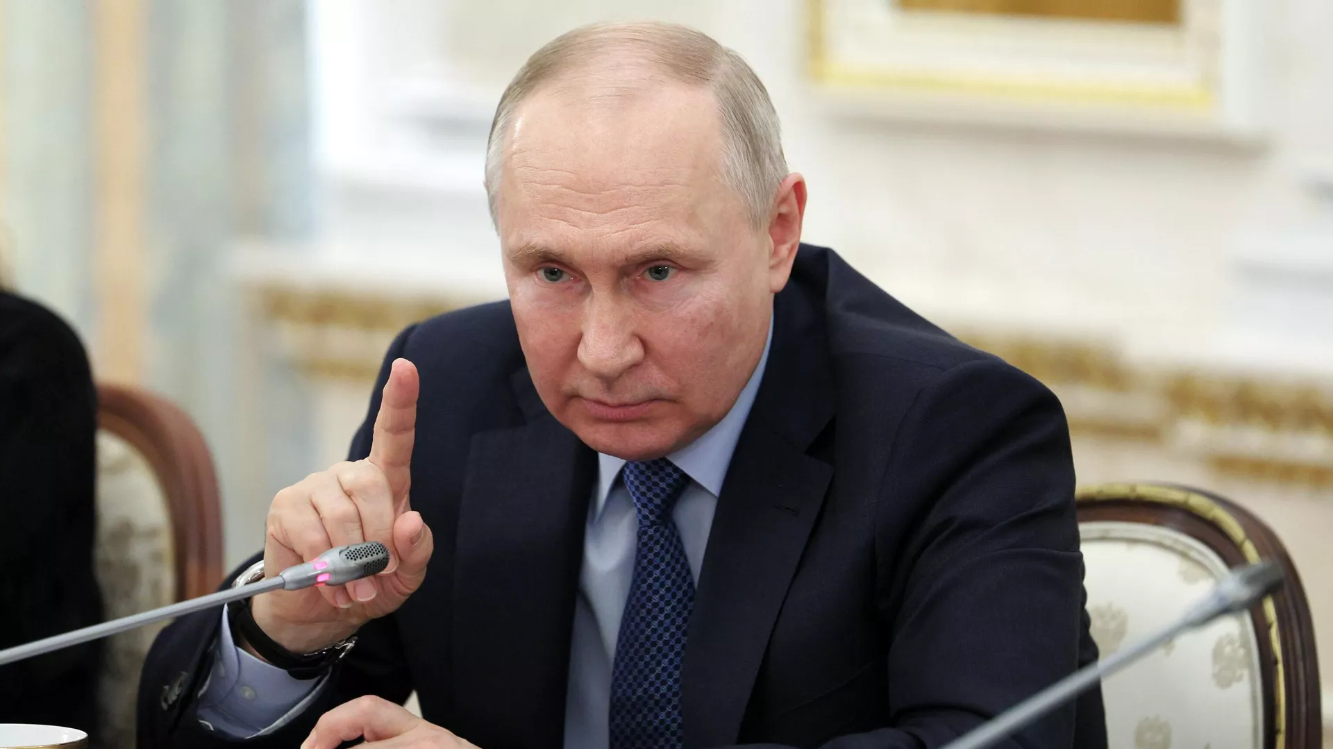 Президент РФ Владимир Путин провел встречу с военными корреспондентами