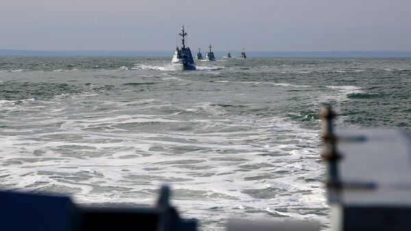 Малые бронированные катера ВМС Украины провели учения с артиллерийской стрельбой в Азовском море - اسپوتنیک افغانستان  