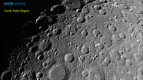 Фотография поверхности Луны, сделанные аппаратом Чандраян-2 с высоты примерно 4375 километров - اسپوتنیک افغانستان  