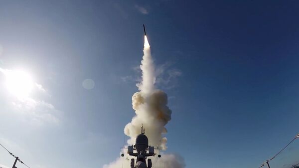 Пуск высокоточной крылатой ракеты Калибр с надводного корабля - اسپوتنیک افغانستان  