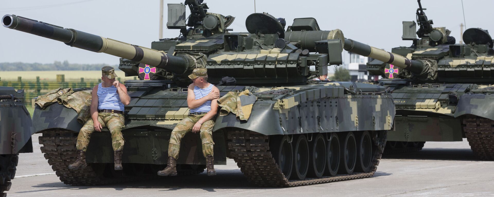 Военная техника на военном аэродроме в Чугуево Харьковской области - اسپوتنیک افغانستان  , 1920, 01.09.2023