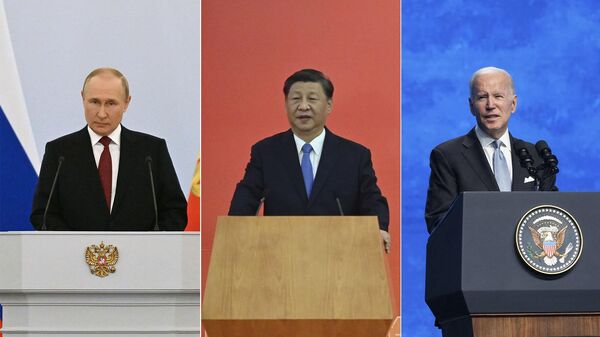 Президент РФ Владимир Путин, председатель КНР Си Цзиньпин и президент США Джо Байден. Коллаж - اسپوتنیک افغانستان  