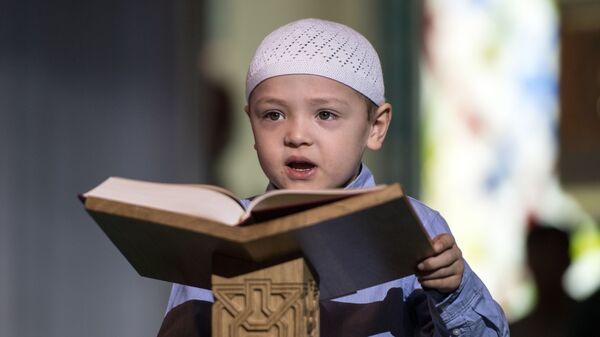 Чтение Корана на ежегодном фестивале Корана в Московской соборной мечети - اسپوتنیک افغانستان  