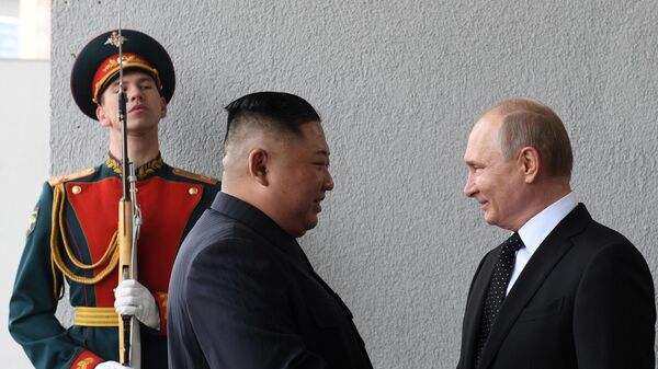 Президент РФ Владимир Путин и председатель Госсовета Корейской Народно-Демократической Республики Ким Чен Ын - اسپوتنیک افغانستان  