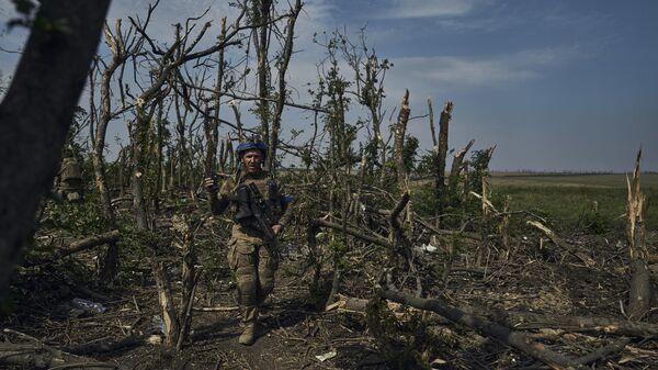 Украинские военнослужащие на линии фронта. Архивное фото - اسپوتنیک افغانستان  
