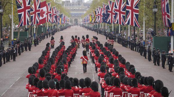 Пехотинцы маршируют во время церемонии коронации британского короля Карла III в Лондоне - اسپوتنیک افغانستان  