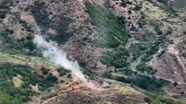 Кадр видео ударов по армянским позициям - اسپوتنیک افغانستان  