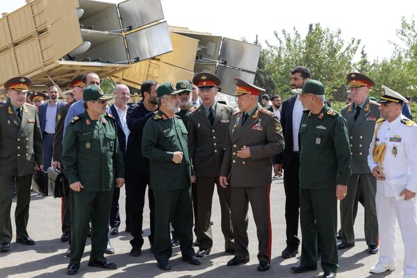 سرگئی شویگو وزیر دفاع روسیه در بازدید از نمایشگاه نیروی هوافضای سپاه پاسداران انقلاب اسلامی ایران - اسپوتنیک افغانستان  