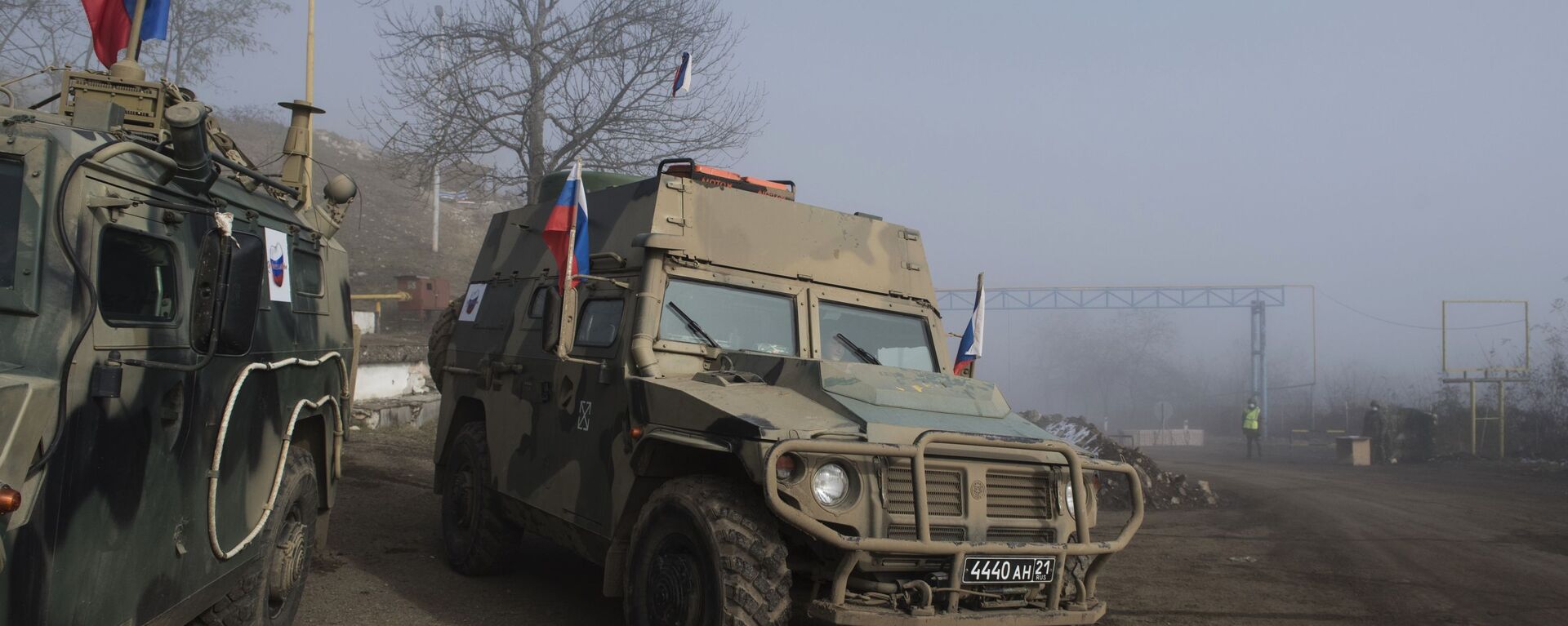 Автомобили российских миротворцев в Нагорном Карабахе - اسپوتنیک افغانستان  , 1920, 20.09.2023