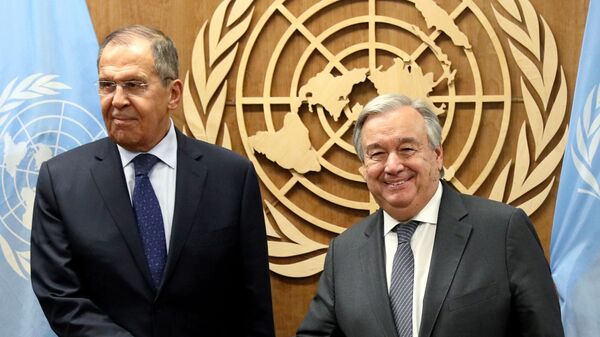 Министр иностранных дел РФ Сергей Лавров (слева) и генеральный секретарь Организации Объединенных Наций (ООН) Антониу Гутерреш  - اسپوتنیک افغانستان  