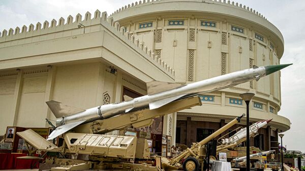 Египетская военная ракета класса земля-воздух (ЗРК), использовавшаяся во время арабо-израильской войны 1973 года, выставлена в галерее под открытым небом возле музея и мемориала Военная панорама 6 октября в Каире - اسپوتنیک افغانستان  