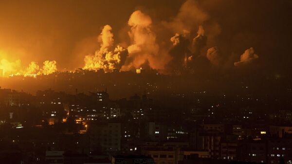 قصف قوات الجيش الإسرائيلي في مدينة غزة، قطاع غزة، فلسطين - اسپوتنیک افغانستان  