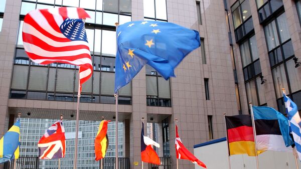 Флаги США и ЕС в Брюсселе - اسپوتنیک افغانستان  