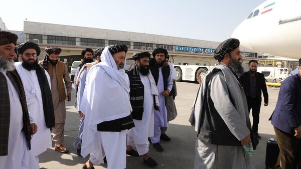 هیئت طالبان به دعوت ایران عازم این کشور شدند. - اسپوتنیک افغانستان  