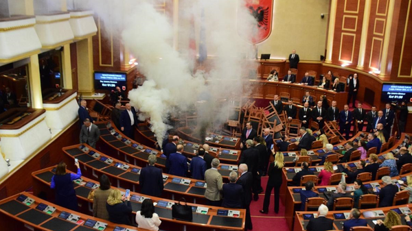نمایندگان اپوزیسیون پارلمان آلبانیا - اسپوتنیک افغانستان  