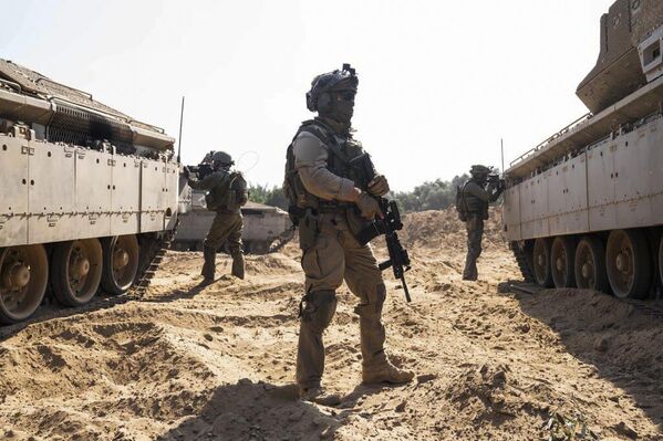 این نگاره که از سوی ارتش اسرائیل در روز پنجشنبه، 2 نوامبر 2023 منتشر شد، عملیات زمینی در نوار غزه را نشان می دهد. - اسپوتنیک افغانستان  