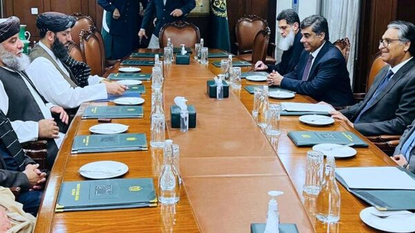 پاکستان با آزادسازی اموال تاجران افغانستان از بندر کراچی توافق کرد - اسپوتنیک افغانستان  