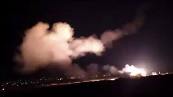 Сирийские ПВО отражают ракетный удар израильских ВВС по Дамаску - اسپوتنیک افغانستان  