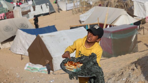 Палестинские беженцы в лагере на границе с Египтом  - اسپوتنیک افغانستان  