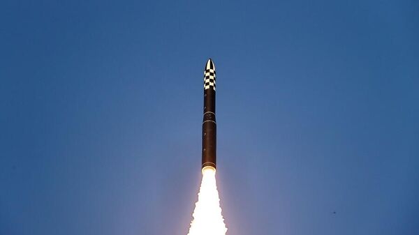 Запуск межконтинентальной баллистической ракеты Хвасонпхо-18 в КНДР - اسپوتنیک افغانستان  