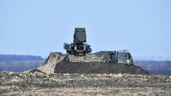 Зенитный ракетно-пушечный комплекс (ЗРПК) Панцирь-С1 на полевом аэродроме ВКС России - اسپوتنیک افغانستان  