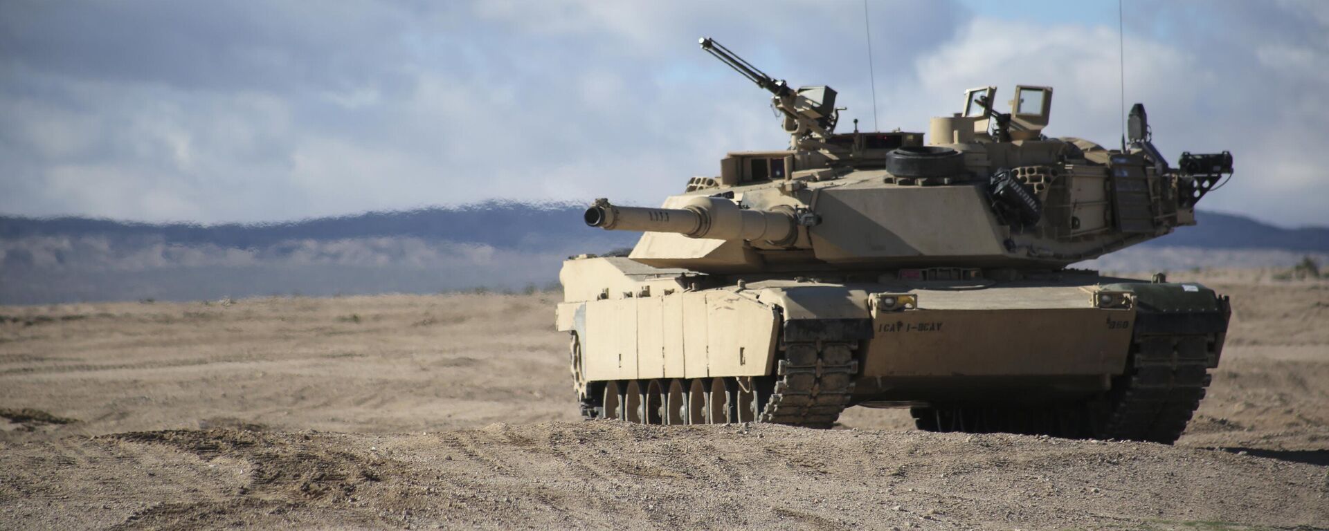 Танк M1 Abrams на полигоне в Форт-Ирвине, Калифорния - اسپوتنیک افغانستان  , 1920, 06.03.2024