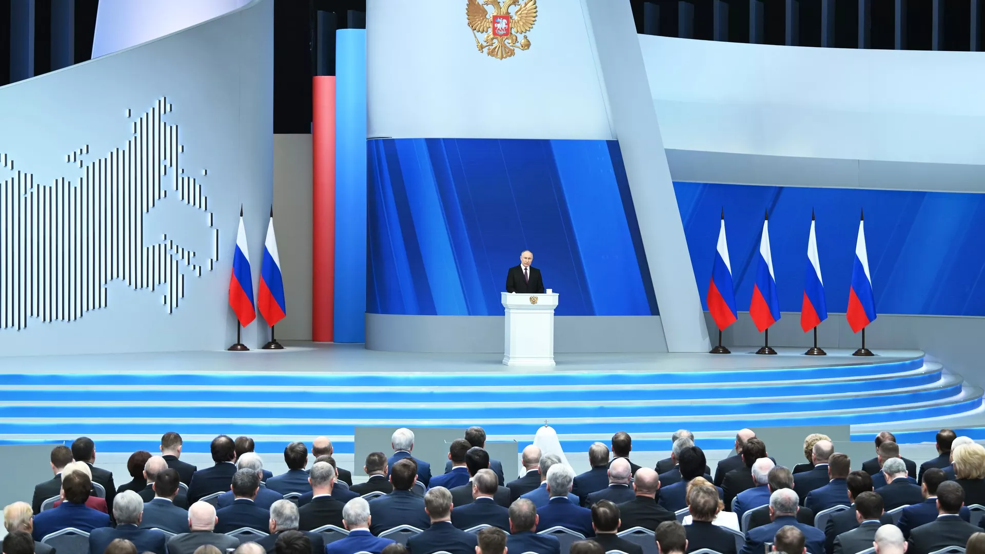 Президент РФ Владимир Путин обращается с посланием к Федеральному Собранию