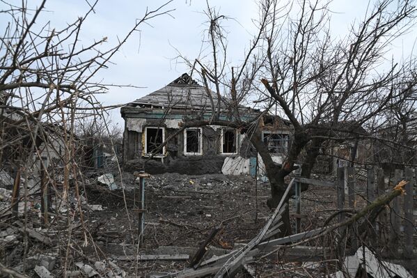 خانه ای ویران شده در آودیوکا. - اسپوتنیک افغانستان  