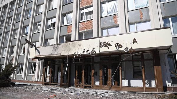 Здание администрации Белгорода, поврежденное в результате взрыва БПЛА - اسپوتنیک افغانستان  