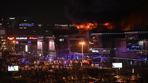 Возгорание в концертном зале Крокус Сити Холл в Москве, где произошла стрельба - اسپوتنیک افغانستان  