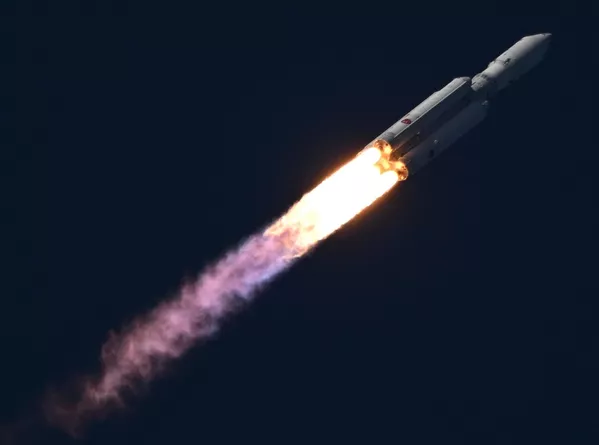 Запуск первой ракеты «Ангара-А5». с разгонным блоком «Орион» С российской космодрома Восточный - афганский спутник