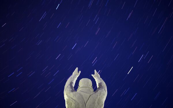 بنای یادبود یوری آلکسیویچ گاگارین در شهر بایکونور. 12اپریل 2021 شصتمین سالگرد پرتاب اولین فضاپیمای سرنشین دار جهان (اولین پرواز انسان به فضا) است. - اسپوتنیک افغانستان  